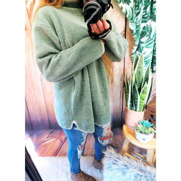 Vintage Sweaters - Vintage plush sherpa oversized sweater ☕️